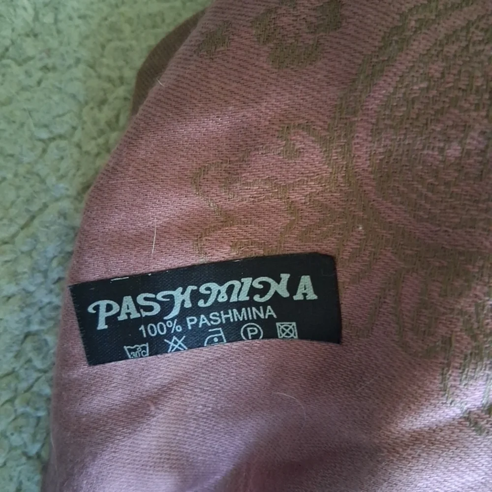 2 Pashmina Scarfs Green and Pink